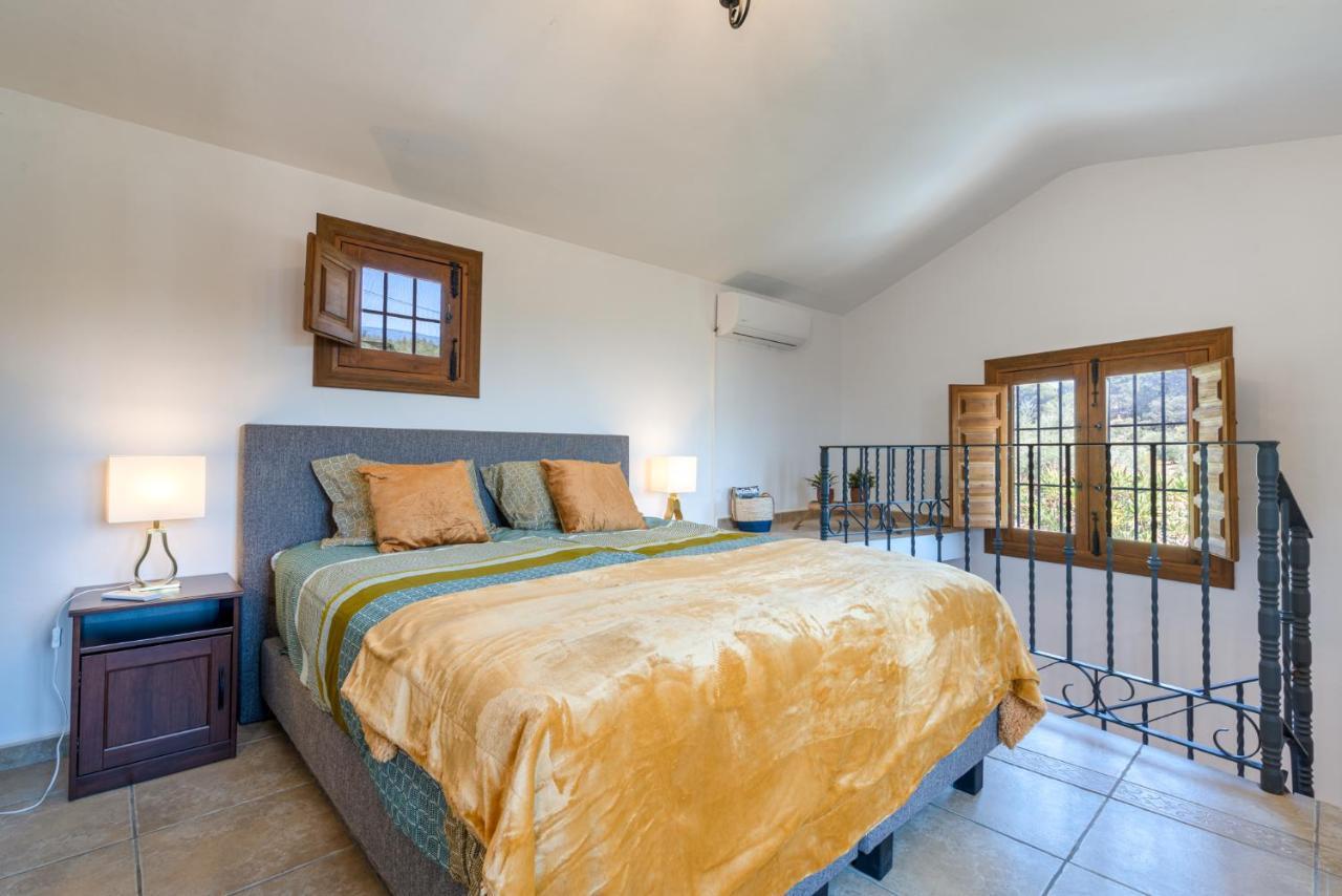 Hacienda La Buena Vida B&B En Appartementen Algarinejo Zewnętrze zdjęcie