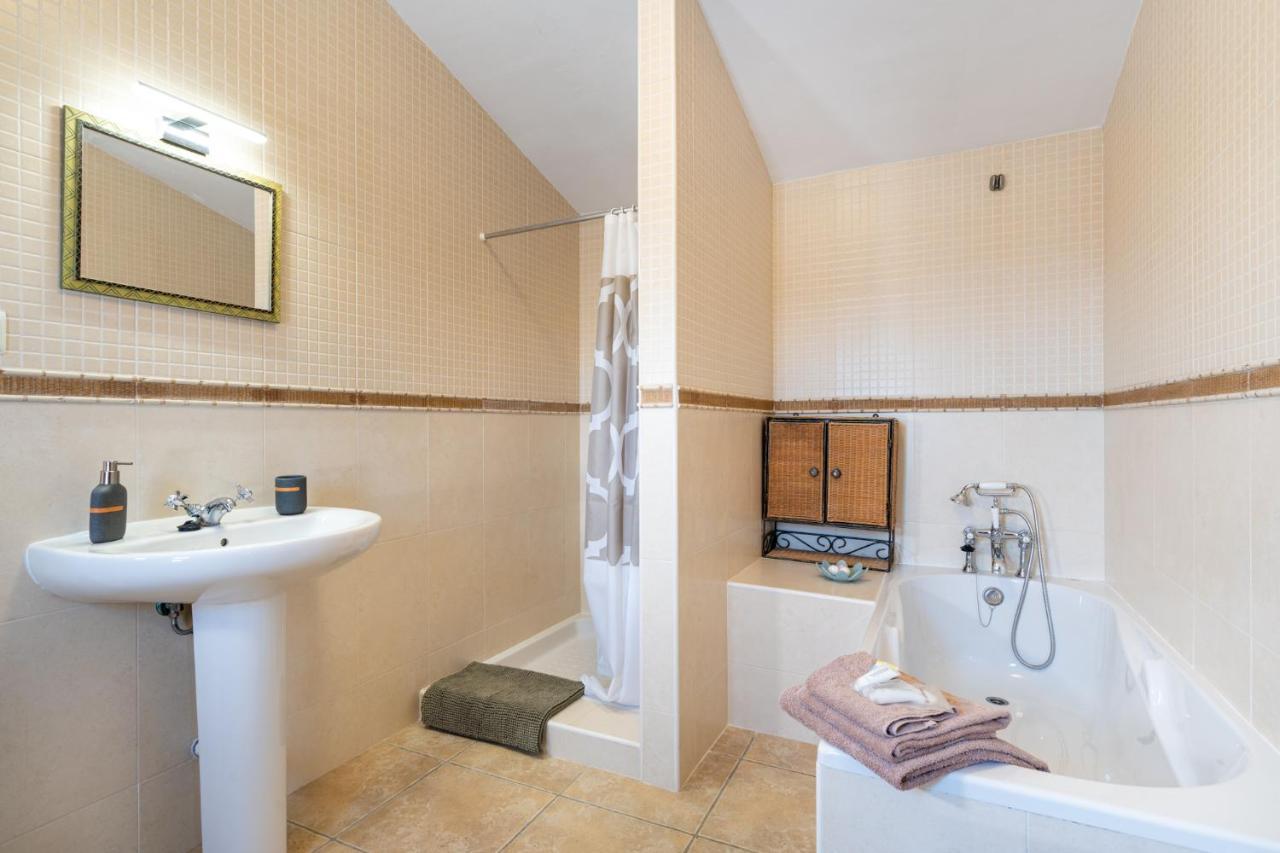Hacienda La Buena Vida B&B En Appartementen Algarinejo Zewnętrze zdjęcie